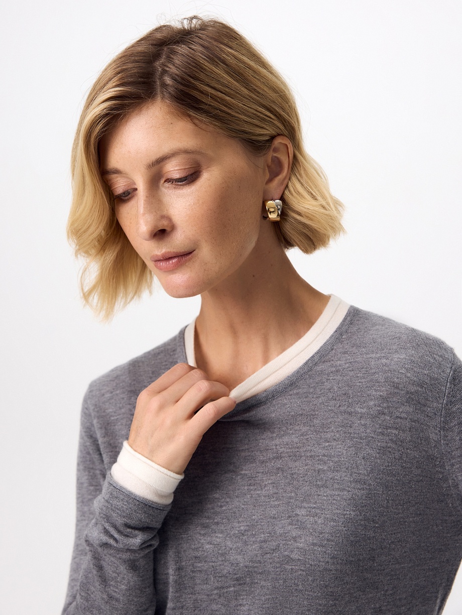 Джемпер из тонкого трикотажа