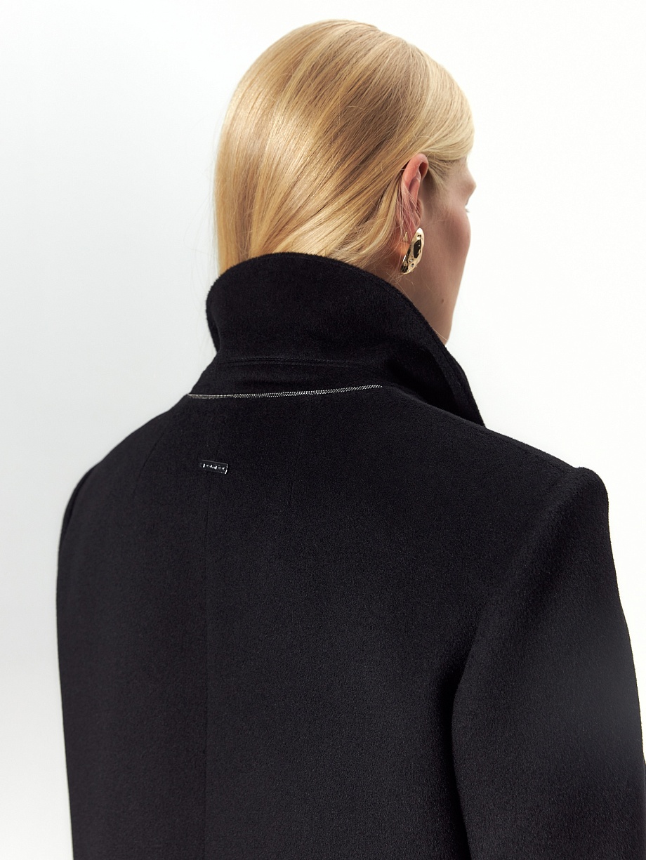 Пальто из шерсти с мембраной и утеплённой спинкой