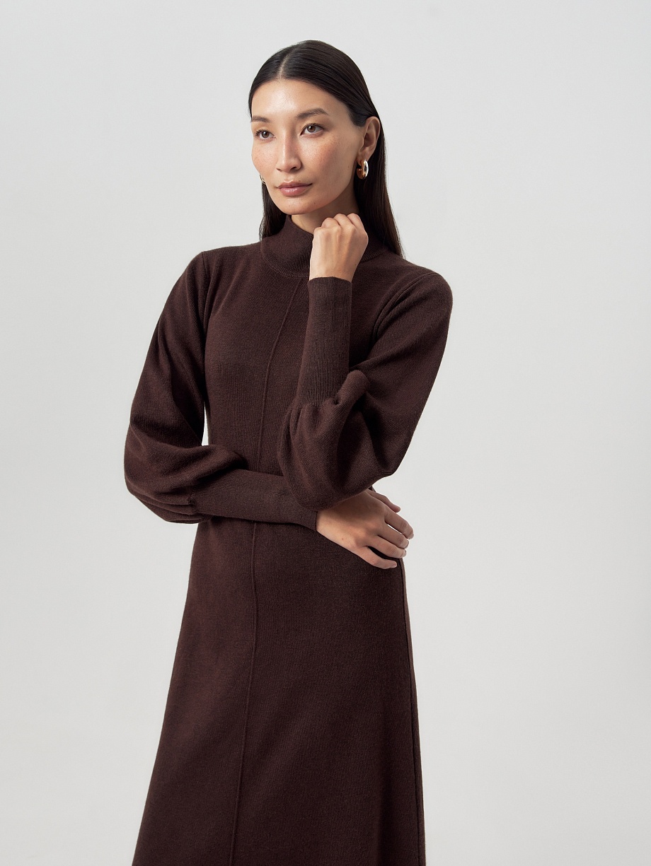 Вязаное шерстяное платье цвета горький шоколад