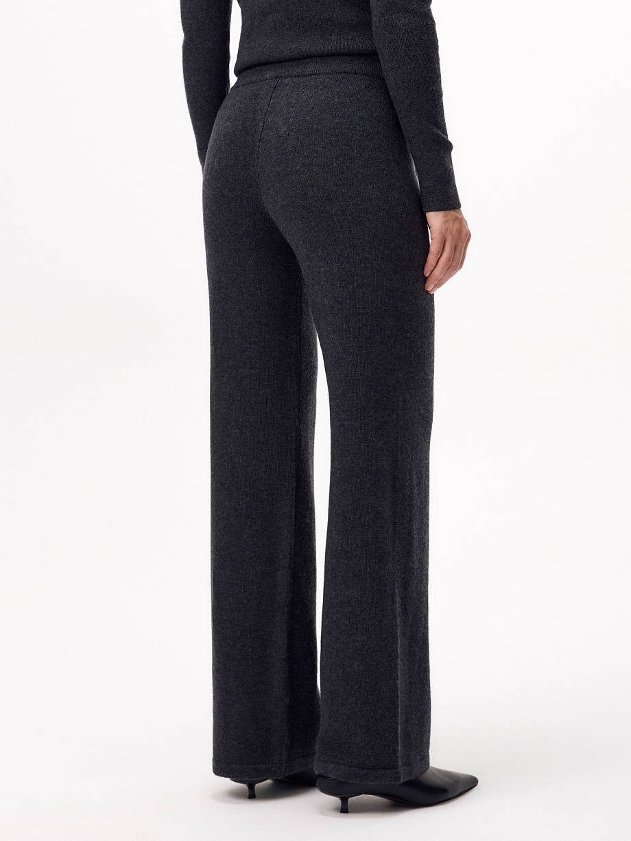 Костюм из шерсти и кашемира