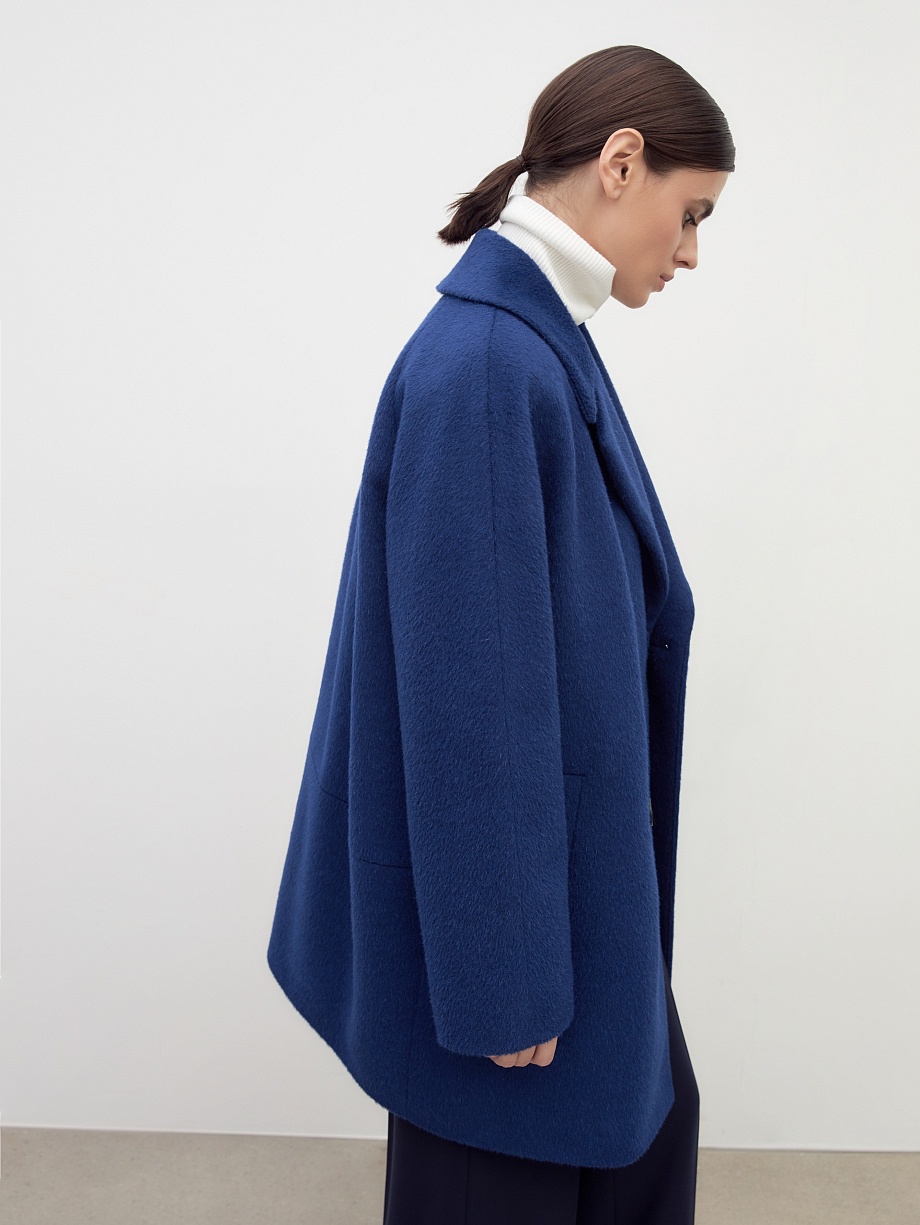 Утеплённое пальто из премиальной шерстяной ткани