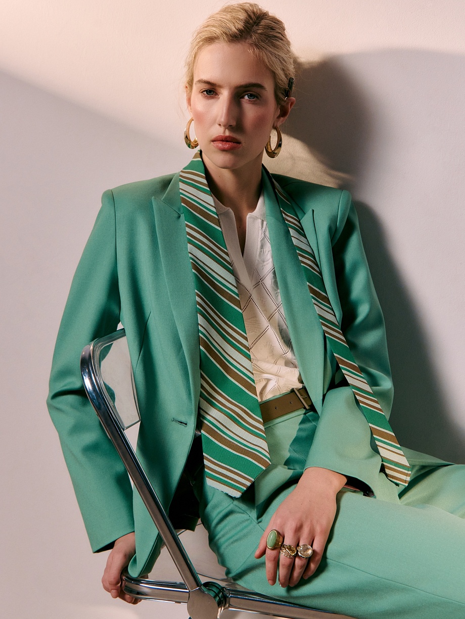 Жакет из костюмной ткани с вискозой