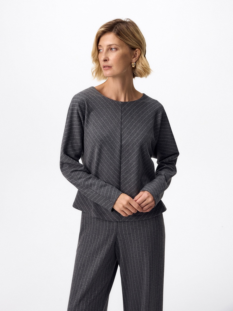 Джемпер из трикотажа