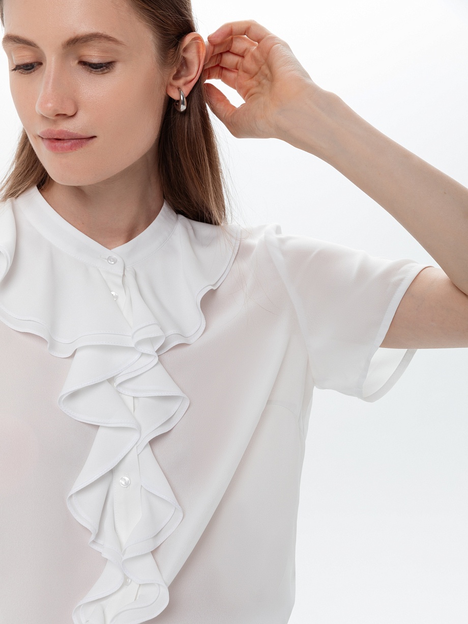 Блузка с коротким рукавом и воланами