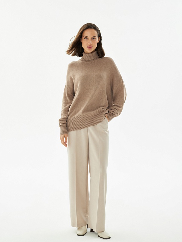 Свитер с воротником-стойкой