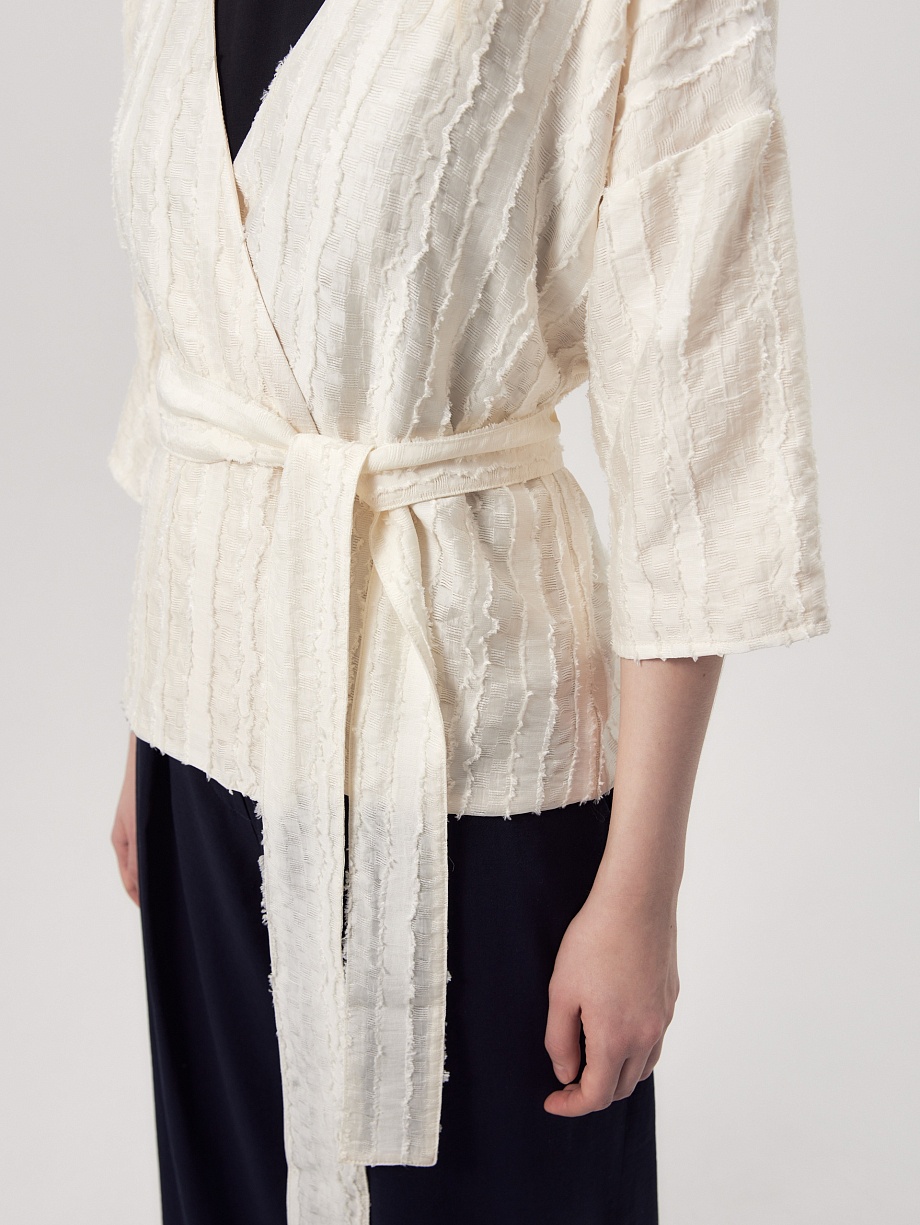 Летний жакет с поясом