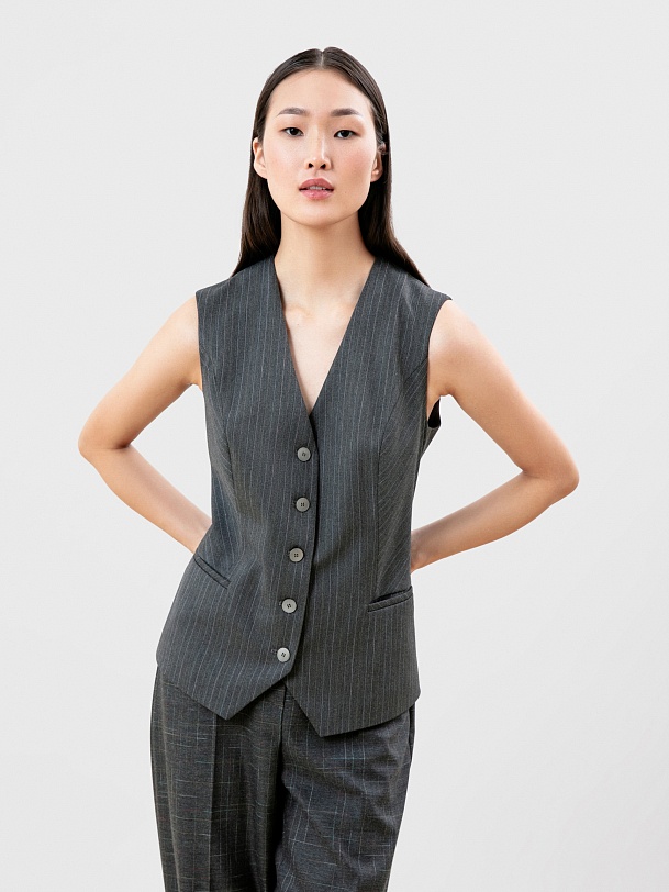 Жилет из костюмной ткани