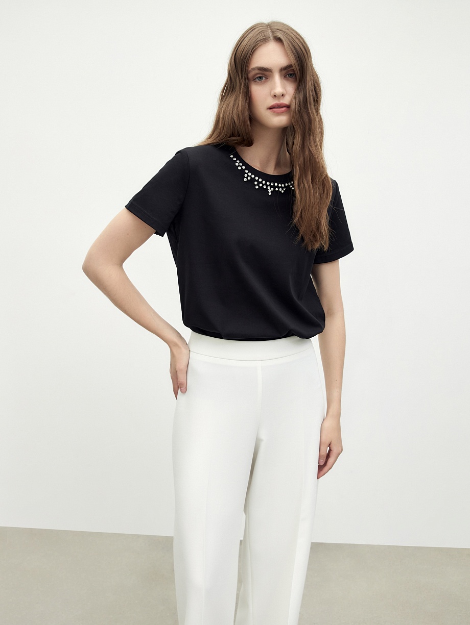 Футболка из 100% хлопка со стразами вдоль горловины