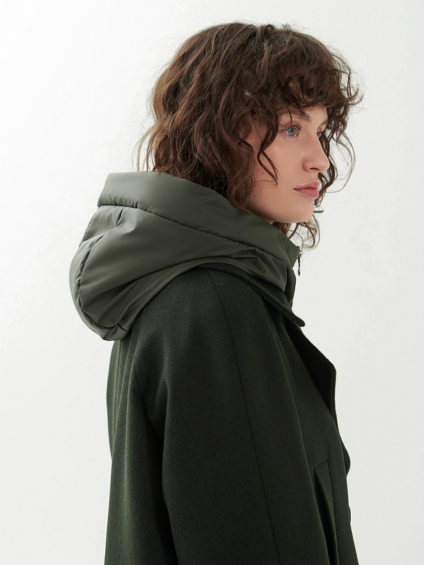 Шерстяное пальто с мембраной и утеплённой спинкой