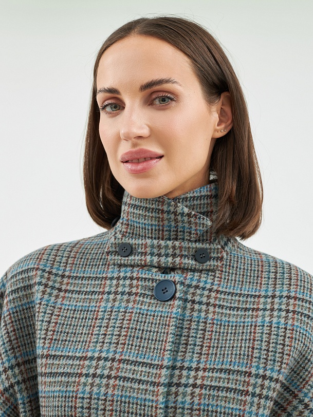 Шерстяное пальто с мембраной и утеплённой спинкой