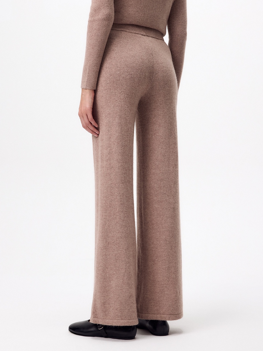 Костюм из шерсти и кашемира