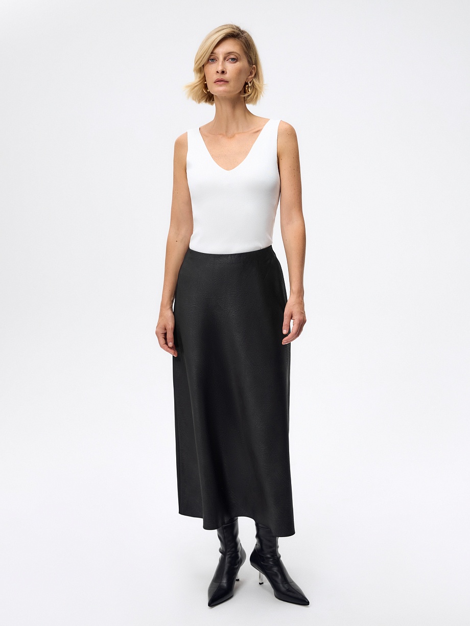 Юбка из фактурного атласа