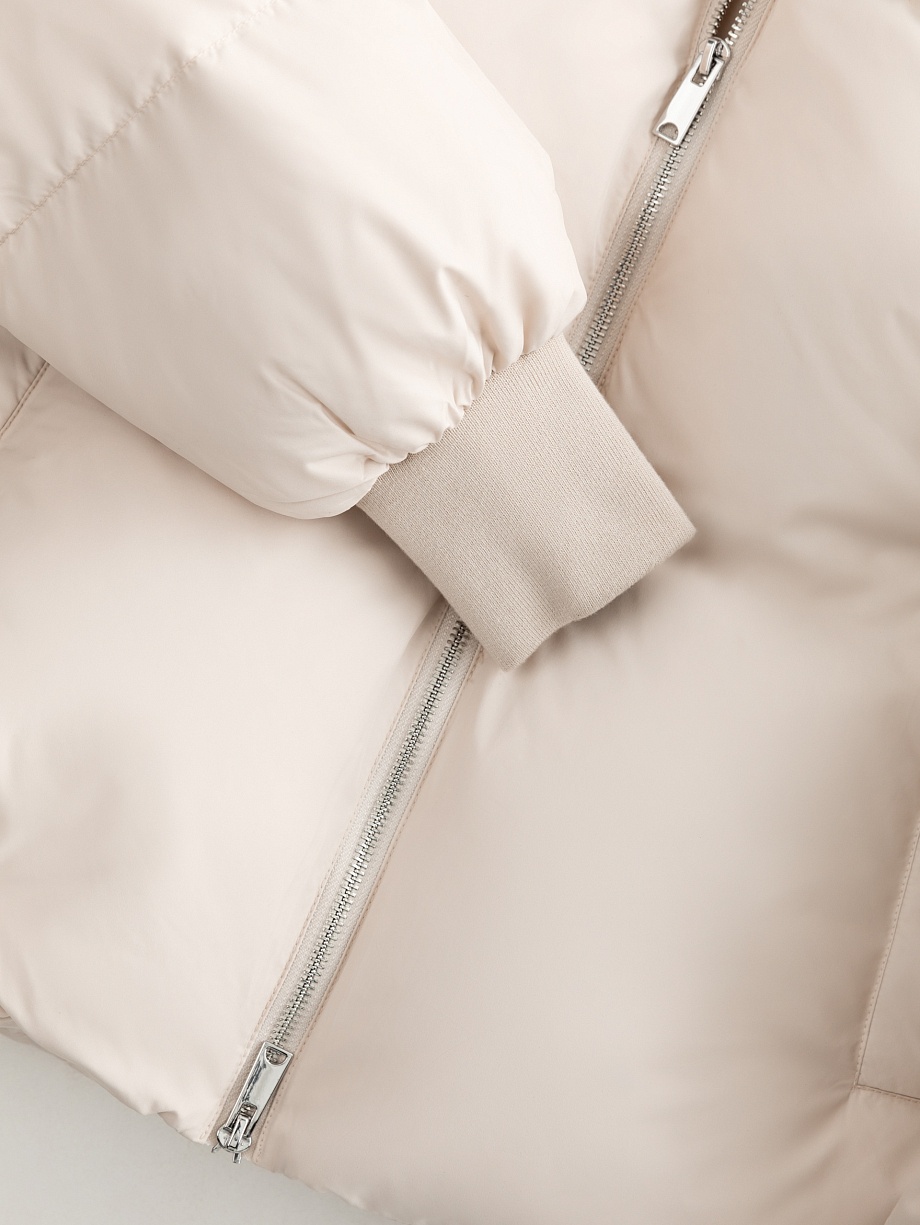 Укороченный пуховик с утеплителем 90% пух и 10% перо