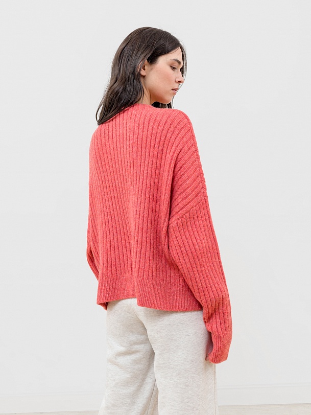 Свободный свитер из вязаного трикотажа