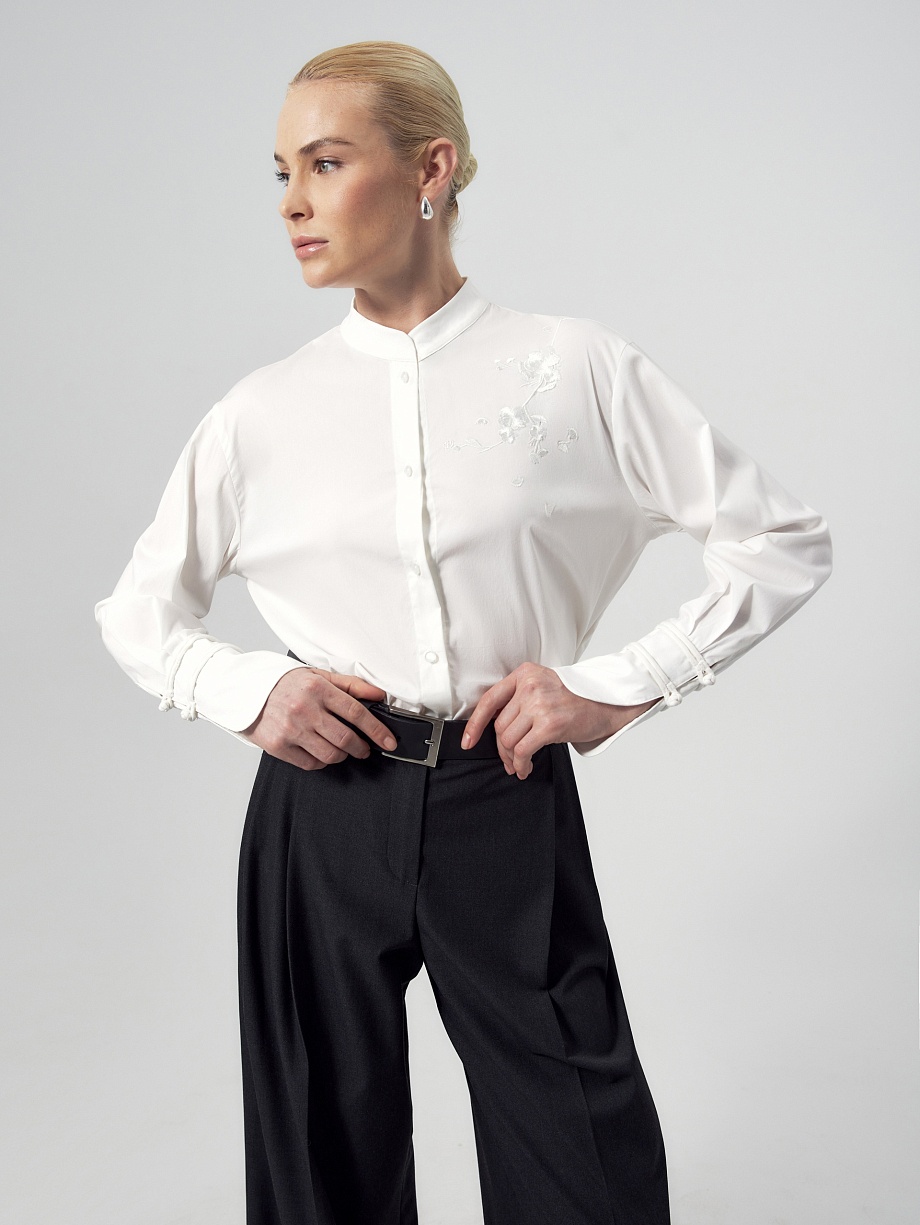 Блуза из хлопка с вышивкой