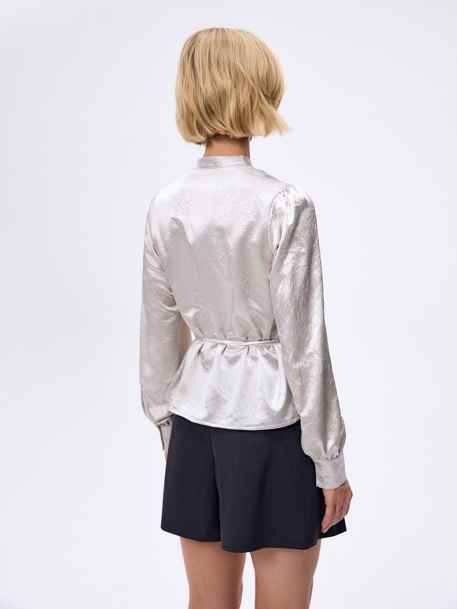 Блуза из жатого атласа