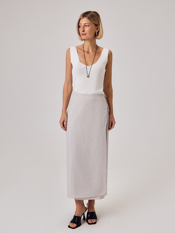 Юбка на запах из льняной ткани