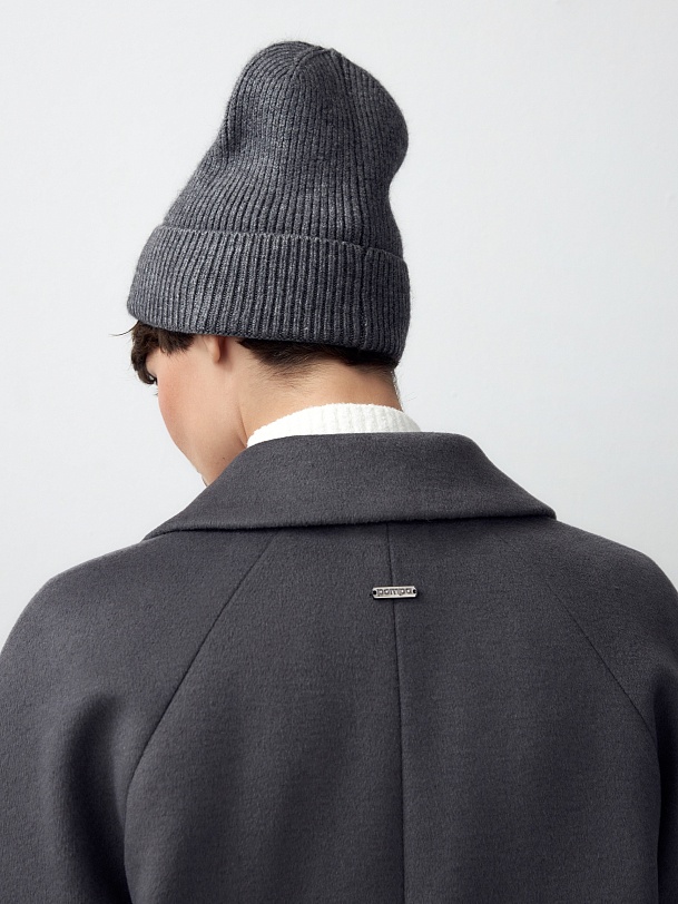 Демисезонная вязаная шапка-бини с ангорой