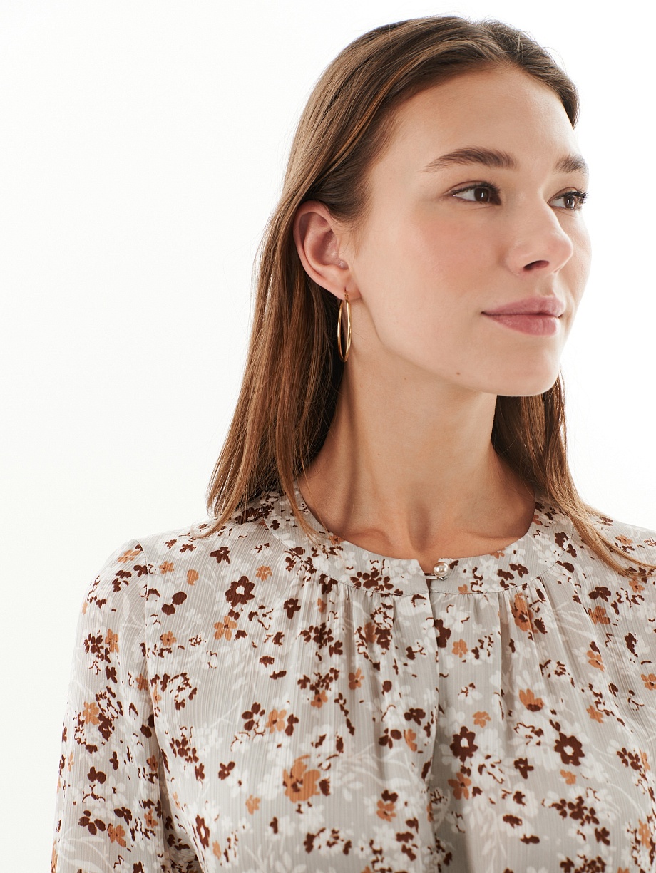 Нежное свободное платье с цветочным принтом