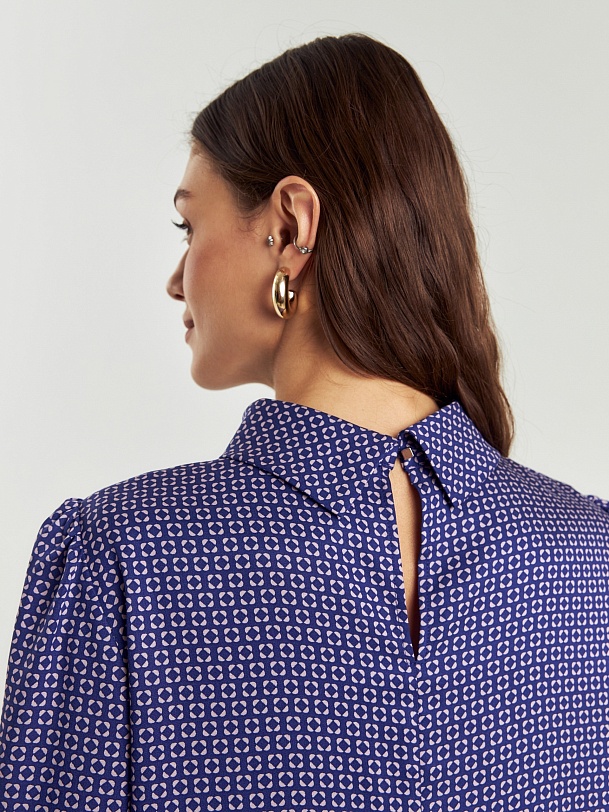 Прямая блуза с воротником-стойкой из 100% тенселя