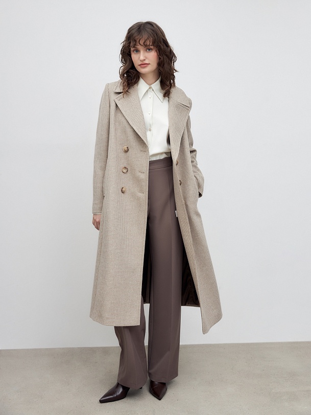 Шерстяное пальто с мембраной и утеплённой спинкой