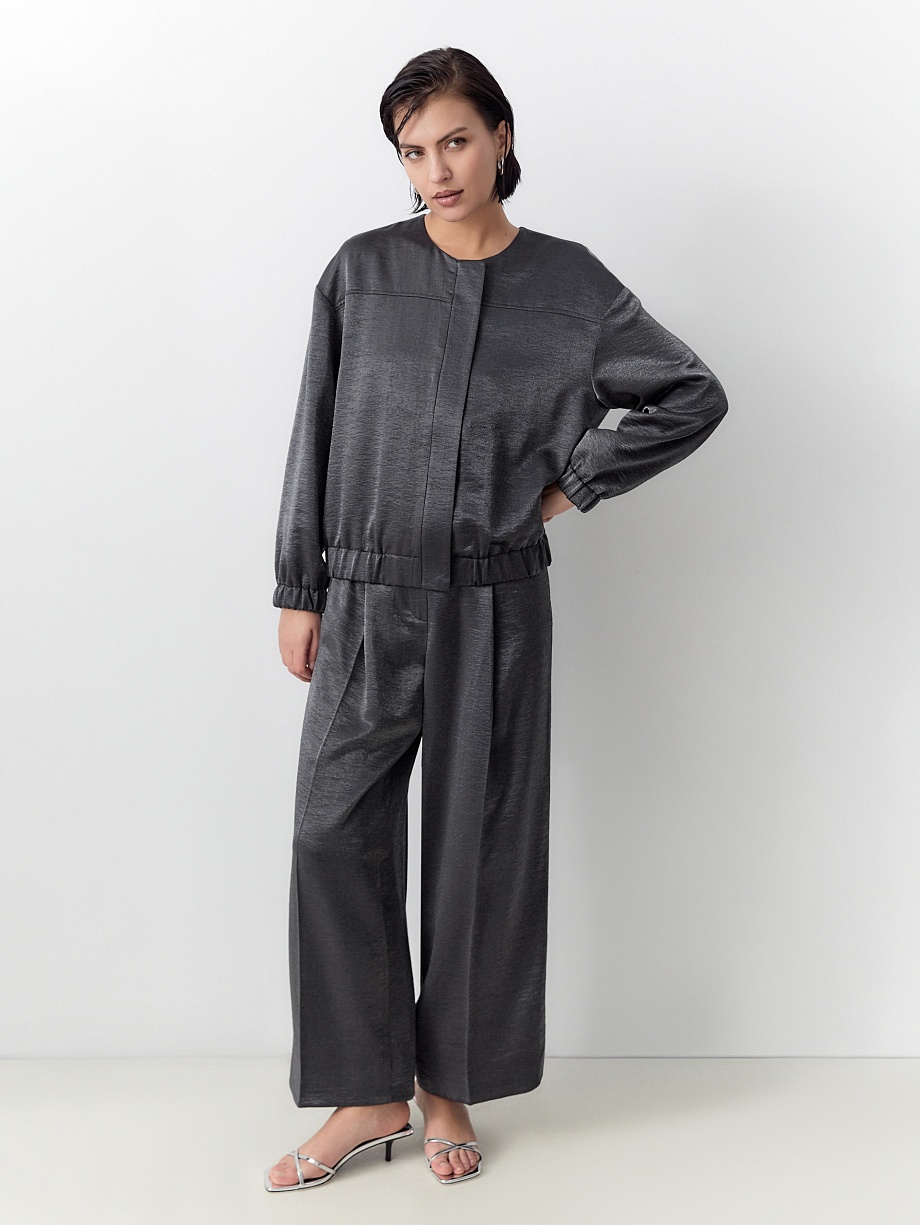 Бомбер из вискозной костюмной ткани на молнии