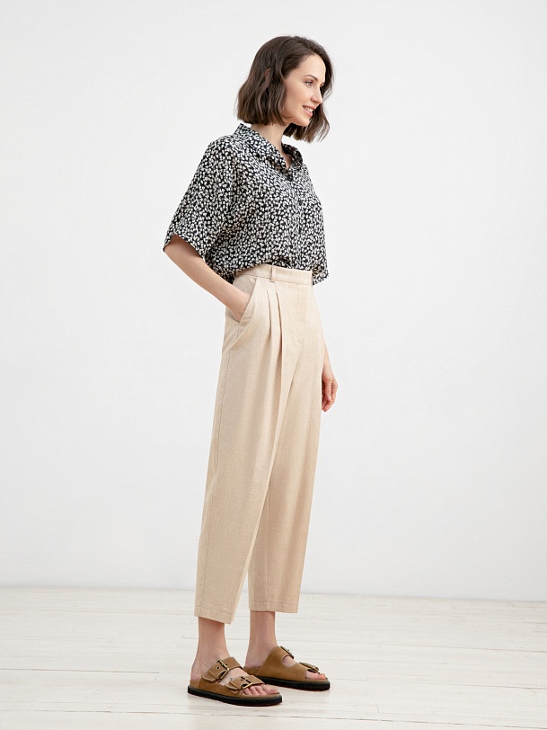 Укороченные женские брюки