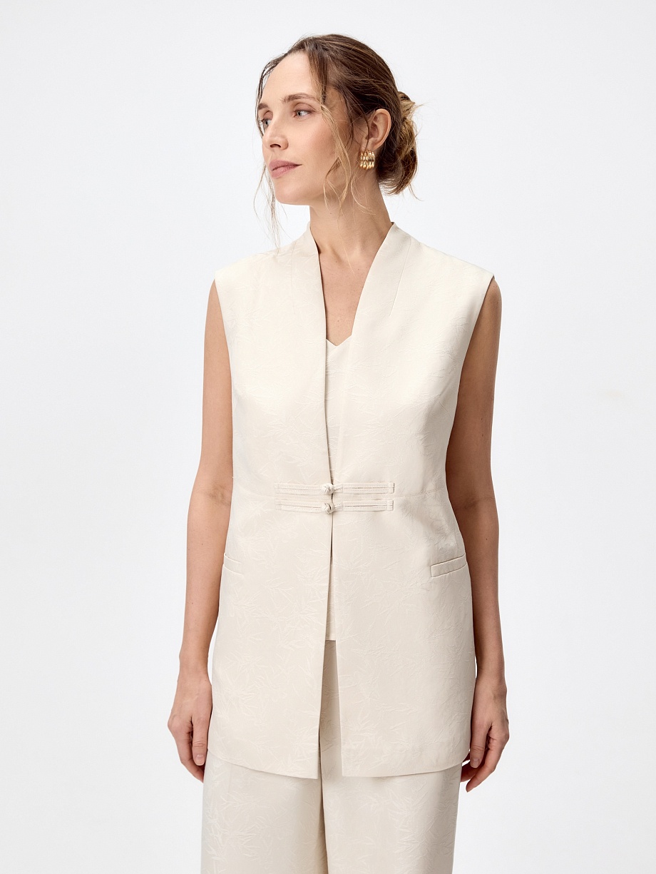 Жилет удлиненный из вискозной атласной ткани