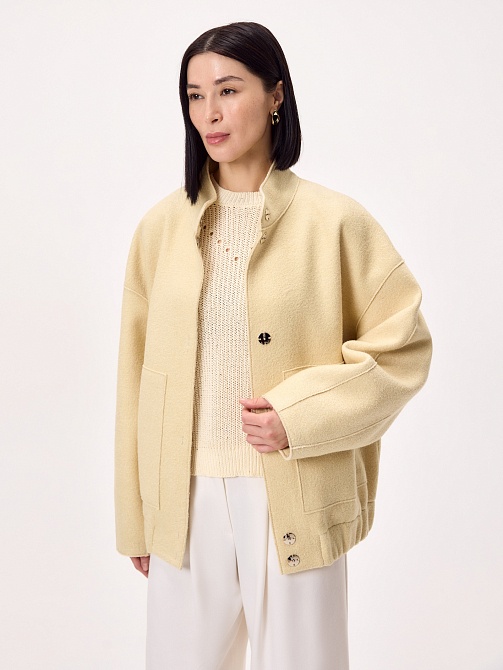 Бомбер из шерстяного букле с мембраной