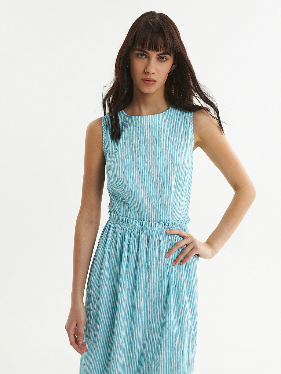 Летнее платье в полоску из фактурной хлопковой ткани