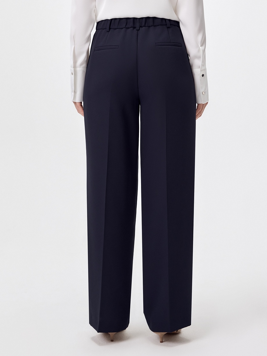 Брюки на эластичном поясе с кулиской