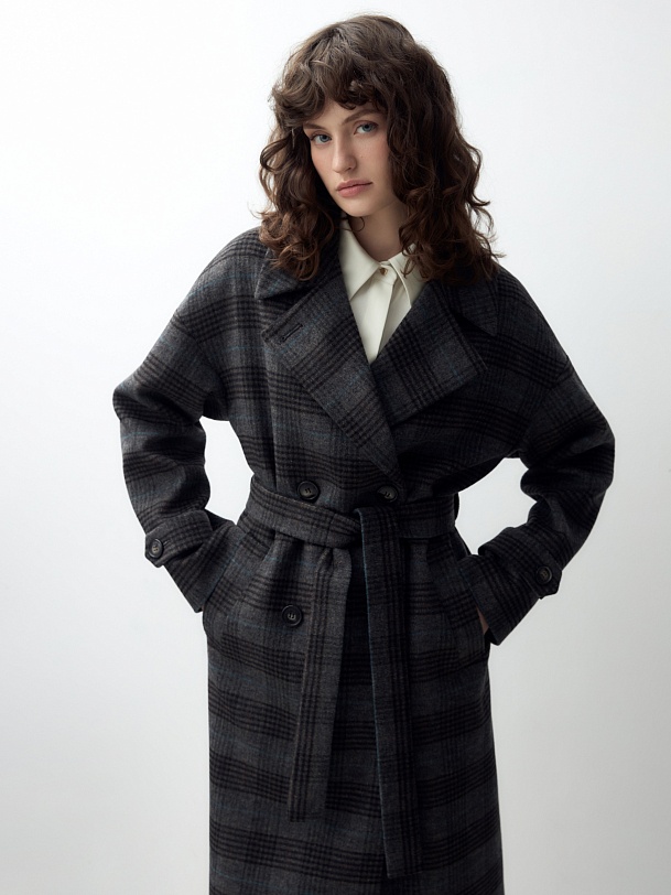 Шерстяное пальто с мембраной и утеплённой спинкой