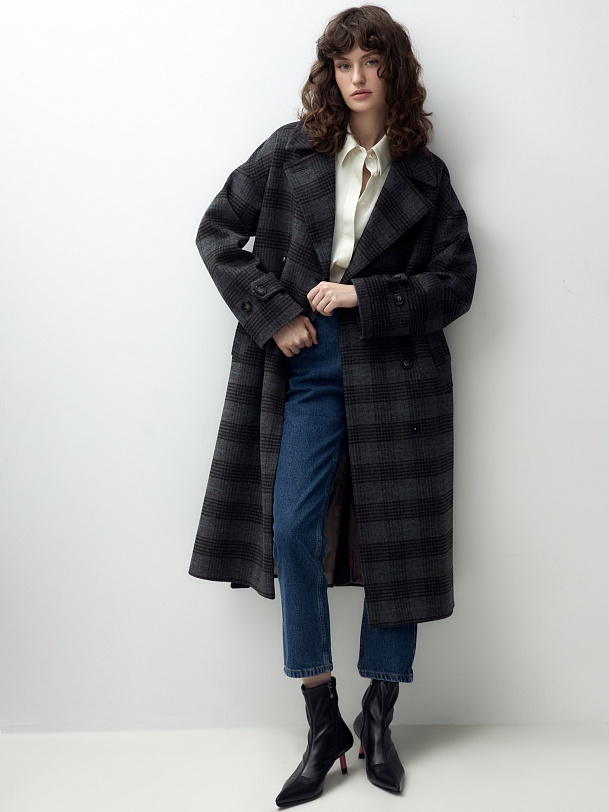 Шерстяное пальто с мембраной и утеплённой спинкой