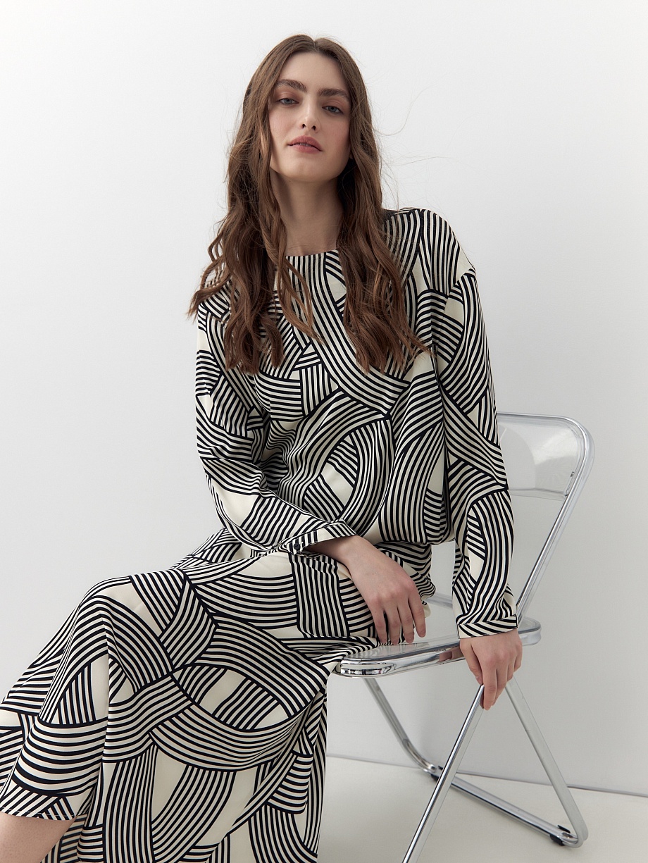 Юбка макси из атласной ткани