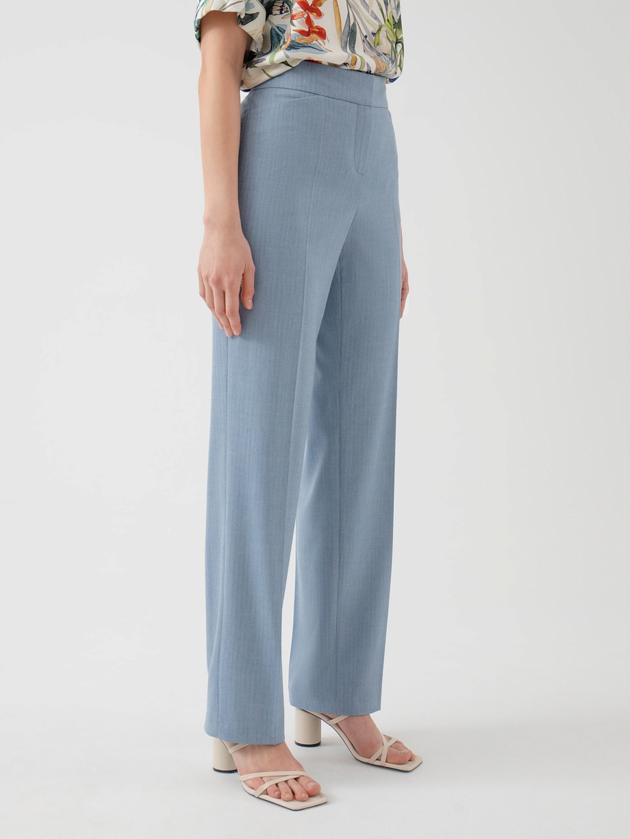 Брюки со стрелками из костюмной ткани в принте ёлочка