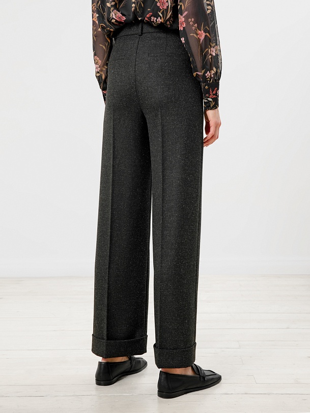 Прямые брюки из костюмной ткани со стрелками