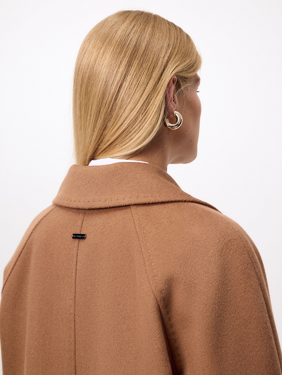 Пальто из шерсти с мембраной и утеплённой спинкой