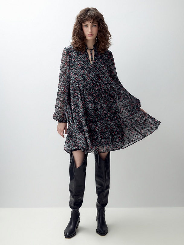 Свободное короткое платье с растительным принтом