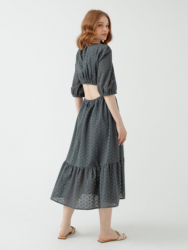 Летнее хлопковое платье из ажурной ткани