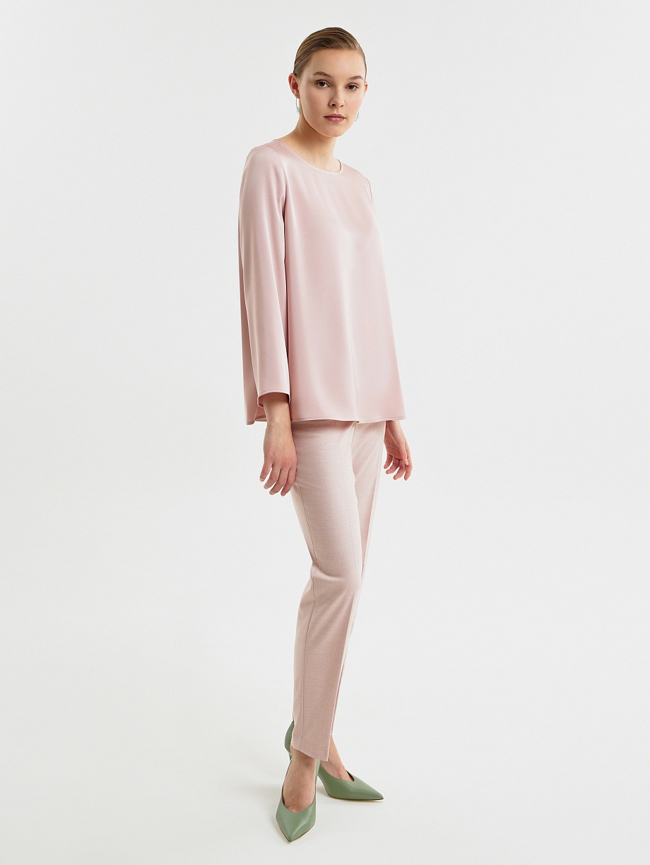 Свободная блуза из атласной ткани