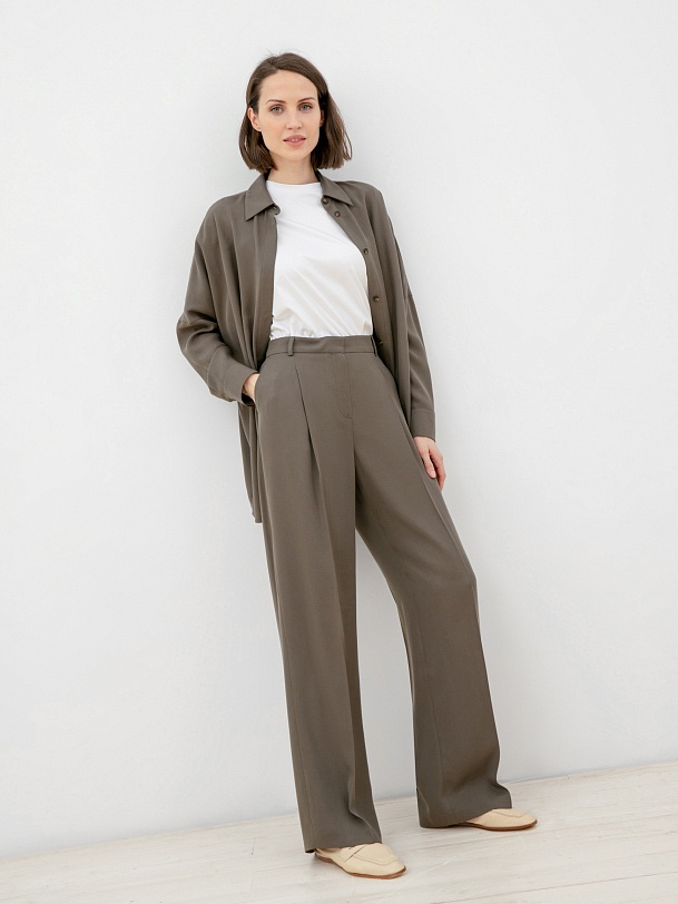 Брюки женские прямые цвета хаки