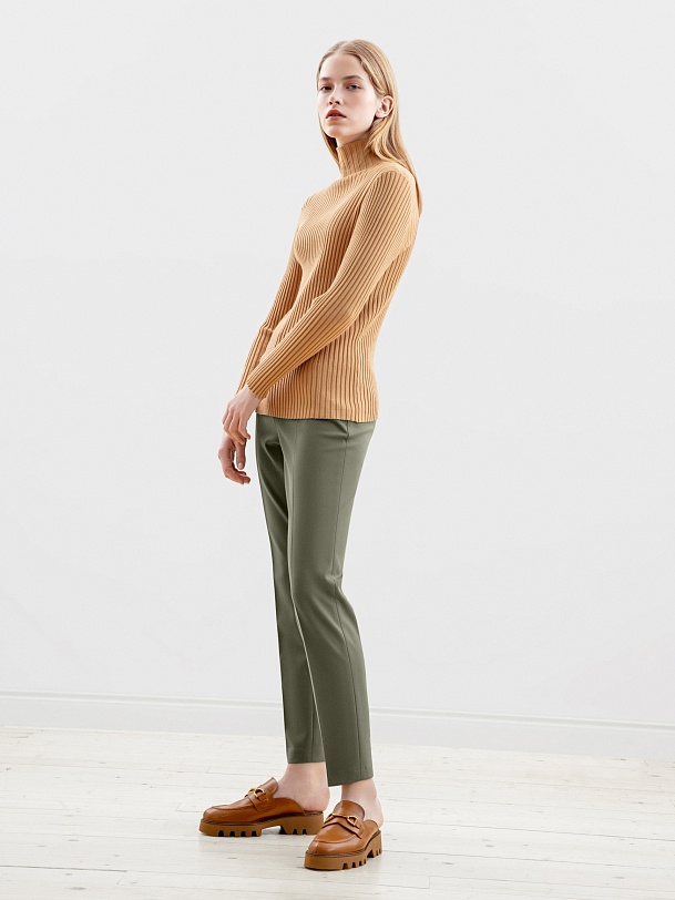 Свитер из фактурного вязаного трикотажа