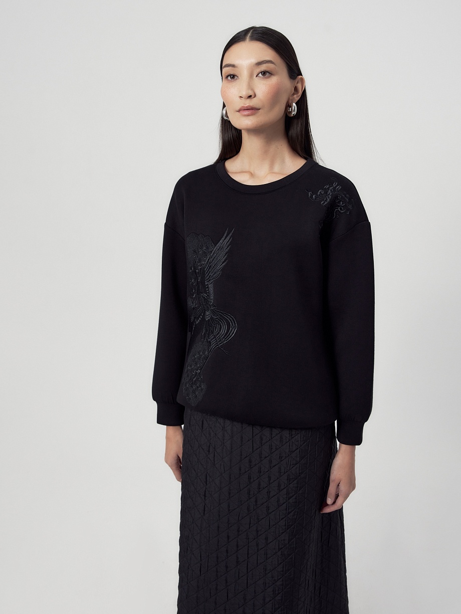 Свитшот из вискозы с вышивкой