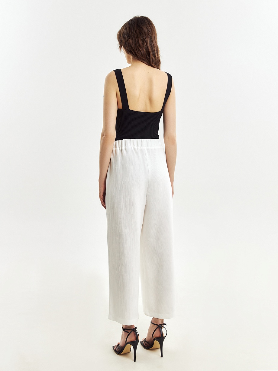 Укороченные широкие брюки из фактурной ткани