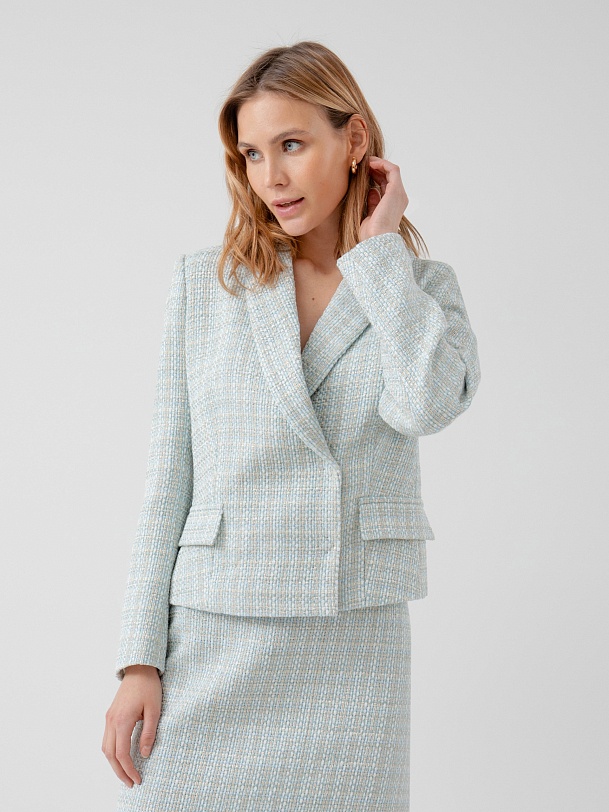Классический приталенный жакет из твида