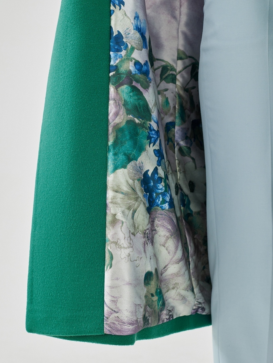 Шерстяное демисезонное пальто с мембраной