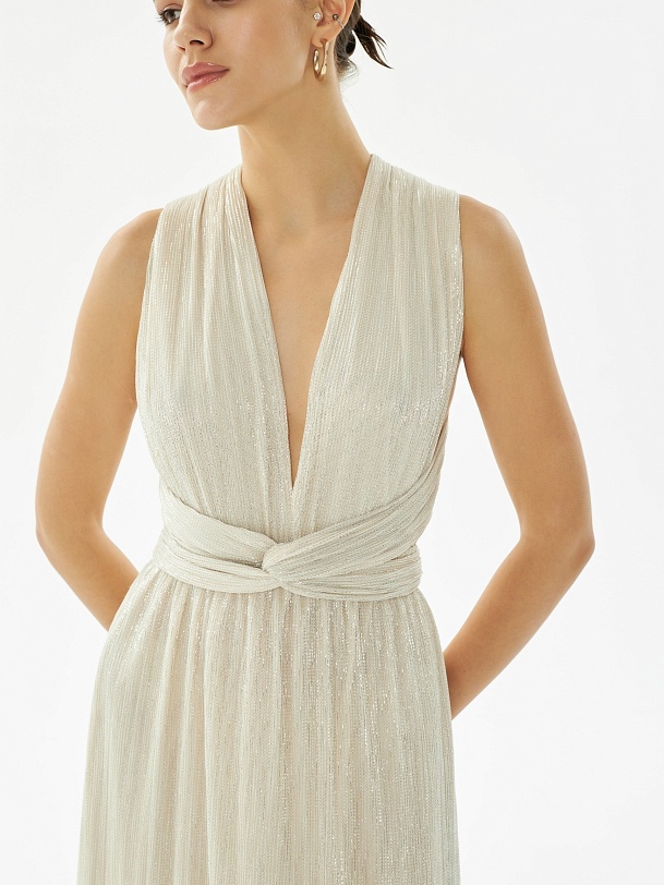 Вечернее платье без рукавов