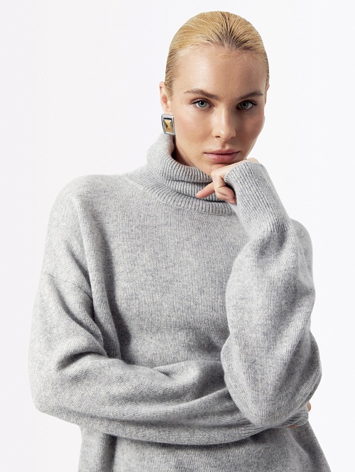 Свитеры и джемперы POMPA